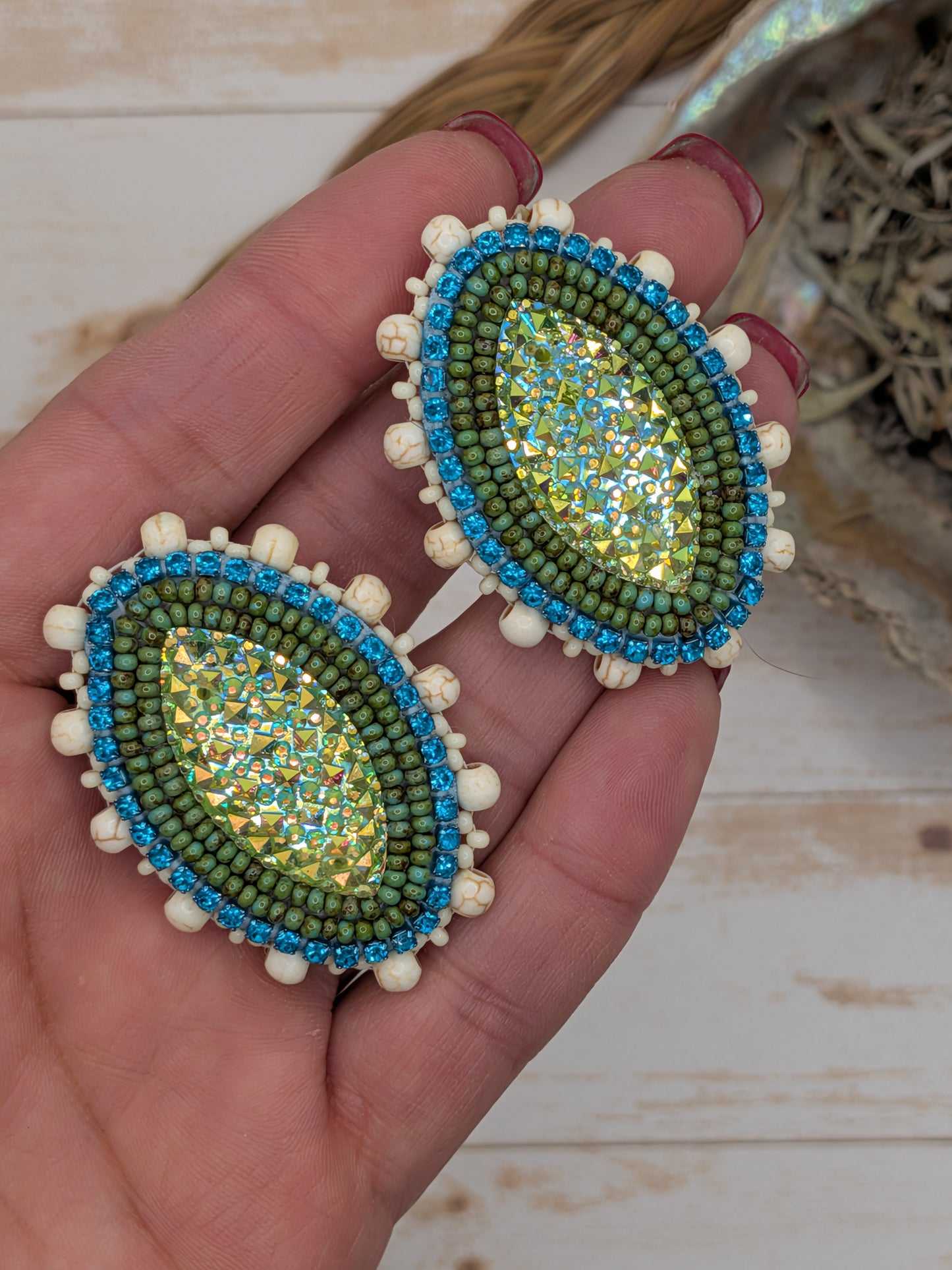 Debut Vibes Earrings